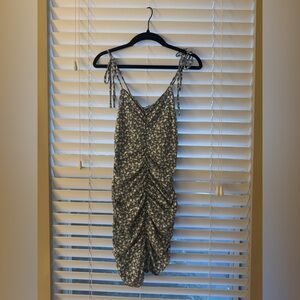 Nikki’s Beach House Ruched Floral Dress – XS